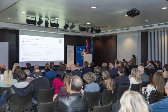 Fotografije s Četvrte stručne konferencije Informacijskog sustava prostornoga uređenja