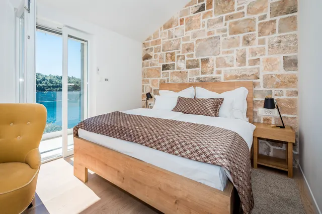 Brač, Milna - Moderna vila prvi red uz more, 264 m2