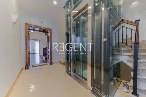 Zagreb, Tuškanac - Luksuzan stan s vrtom 250 m2, najam