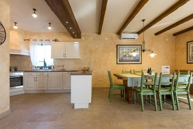 Krk - Luksuzna vila za najam 150 m2
