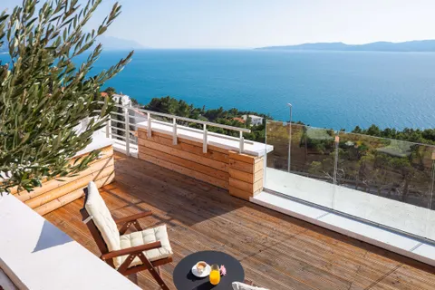 Omiš – Dvije ekskluzivne vile s bazenima i panoramskim pogledom
