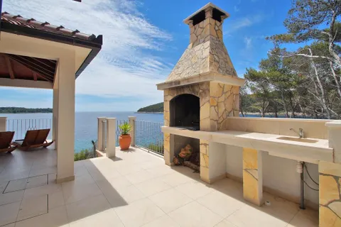 Otok Korčula - Prekrasna zapanjujuća vila uz more 312 m2