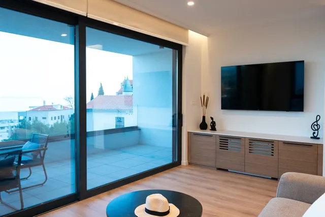 Opatija – Moderan trosoban stan s pogledom na more 139,9 m2