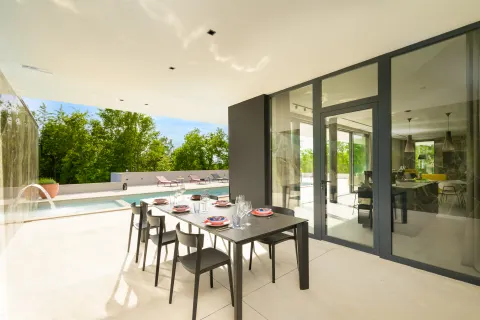 Istra, Grožnjan - Luksuzna dizajnerska vila 682 m2 novogradnja