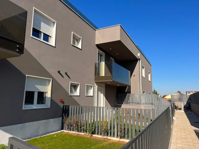 Poreč, Vranići - Četverosoban stan na katu s krovnom terasom 162,62 m2