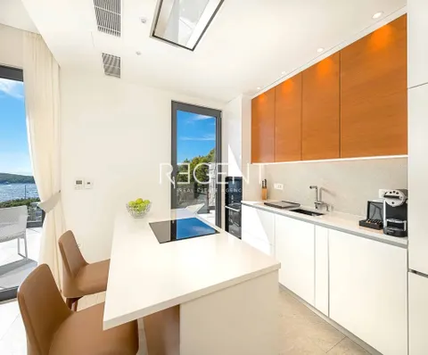 Hvar – Moderna vila s pogledom na more 195 m2