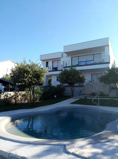 Otok Rab – Prekrasna vila s bazenom 200 m2