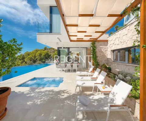 Hvar – Moderna vila s pogledom na more 195 m2