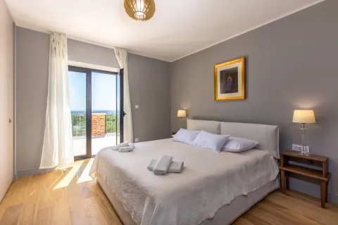 Zadar, Murvica – Prekrasna kamena vila s teniskim terenom na parceli 7800 m2