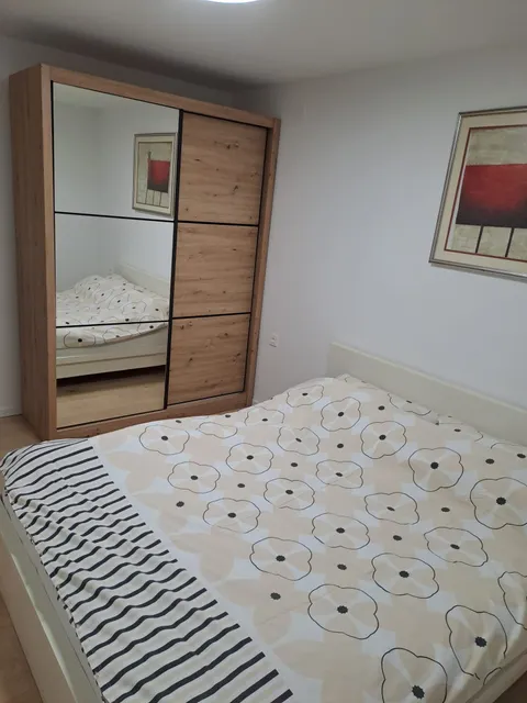 Zagreb, Maksimir - dvosoban stan s parkirnim mjestom 55 m2 najam