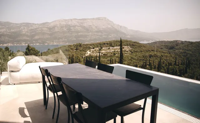 Korčula, Žrnovo - Luksuzna obiteljska vila 360 m2