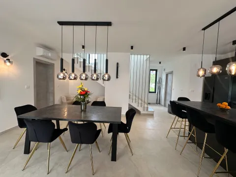Split, Kaštela - Luksuzna Vila 188 m2 s pogledom na more