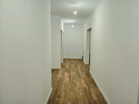 Sveta Nedelja, Kerestinec- Trosoban stan 100 m2 s vrtom