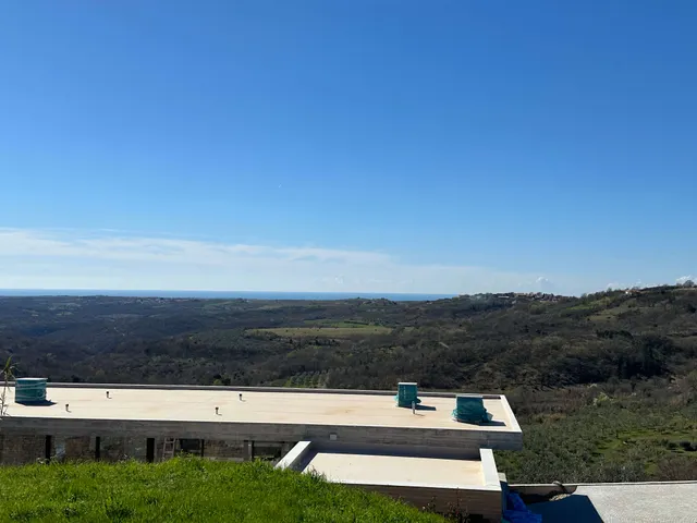 Istra, Krasica - Građevinsko zemljište s građevinskom dozvolom 1004 m2