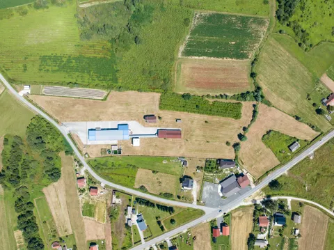 Vrbovec - Zemljište i poslovni prostor