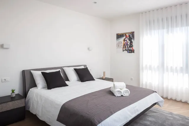 Otok Brač, Milna – Novoizgrađena luksuzna vila od 370m2 s velikim hidromasažnim bazenom