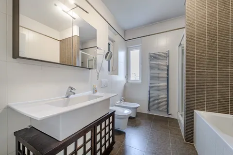 Zagreb, Lašćina - Obiteljska kuća na vrhunskoj lokaciji 440 m2