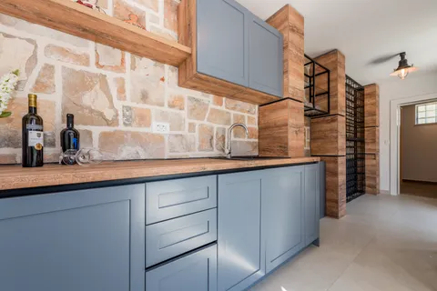 Brač, Milna - Moderna vila prvi red uz more, 264 m2