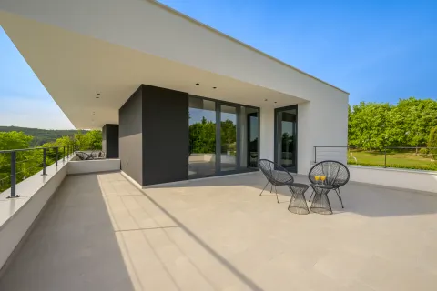 Istra, Grožnjan - Luksuzna dizajnerska vila 682 m2 novogradnja