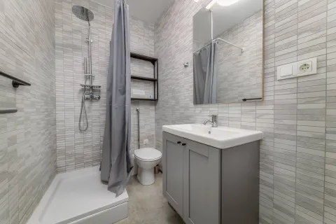 Zagreb, Trešnjevka - četverosoban dvoetažan stan s privatnom garažom 141 m2