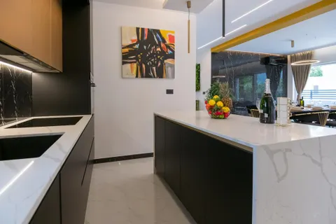 Makarska, Zagvozd - Luksuzna vila s bazenom 270 m2