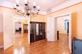 Zagreb, Gajeva - Četverosoban stan u centru grada