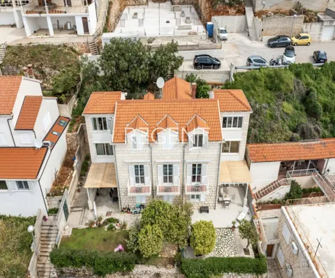 Stari Grad, Dubrovnik – Atraktivna moderna vila s pogledom na grad i more