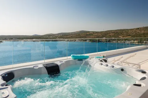 Šibenik, Rogoznica – Moderna vila s panoramskim pogledom na more