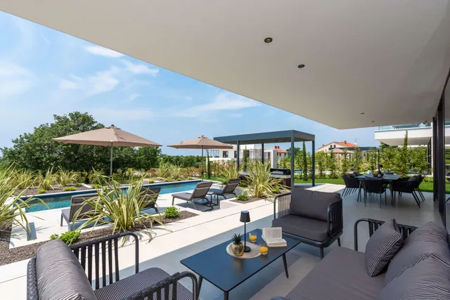 Istra, Poreč – Dizajnerska vila s pogledom na more 310 m2