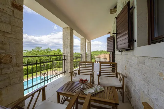 Istra, Sveti Lovreč - Autentična kamena vila 280 m2