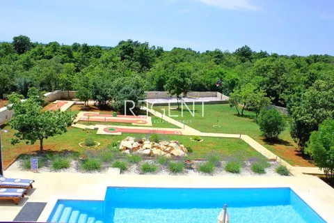 Istra, Pula – Prekrasan obiteljski dom 294 m2