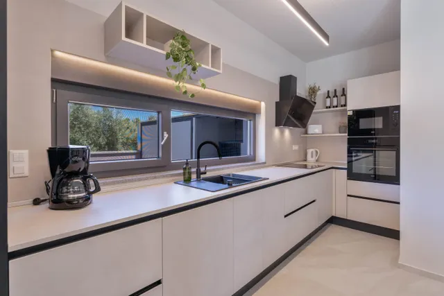 Istra, Pula - Luksuzna vila 250 m2 s pogledom na Brijune