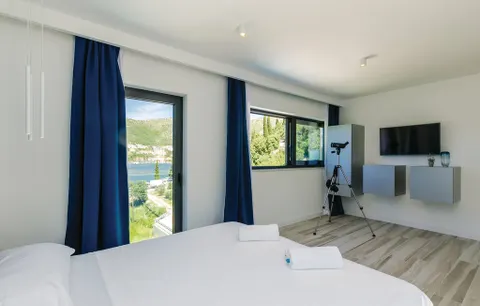 Zaton, Dubrovnik - Moderna vila uz more 210m2