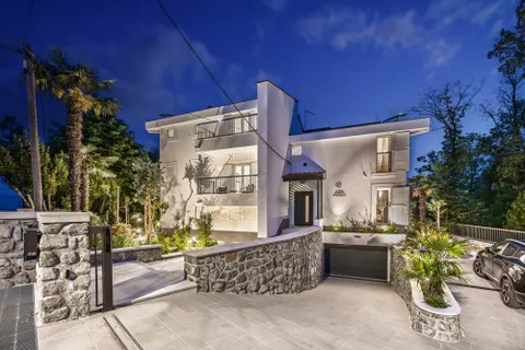 PRIVATNO: Kvarner, Opatija - Luksuzna vila na prekrasnoj lokaciji