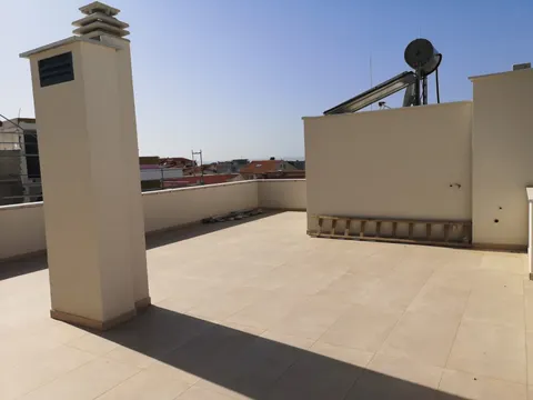 Split, Strožanac - Dvosoban stan s krovnom terasom i lođom 86,38 m²