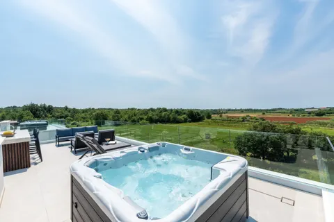 Istra, Poreč – Dizajnerska vila s pogledom na more 310 m2