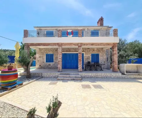 Otok Pašman – Kamena kuća uz more