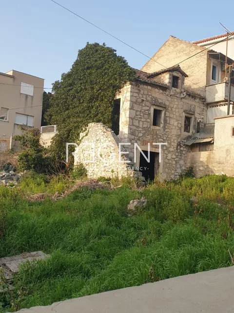 Šibenik zemljište