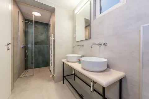 Brač, Milna - Moderna vila prvi red uz more, 264 m2