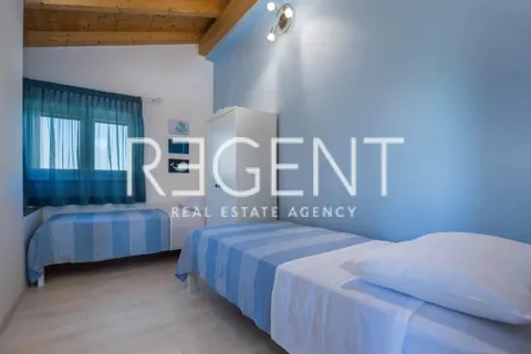 Istra, Fažana- Vila s bazenom 180 m2