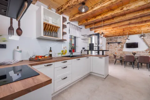 Krk - Luksuzna vila za najam 135 m2