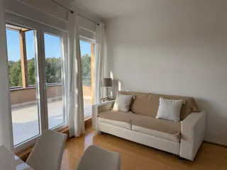 Šibenik, Podsolarsko - Moderna garsonjera s prostranom terasom 38 m2