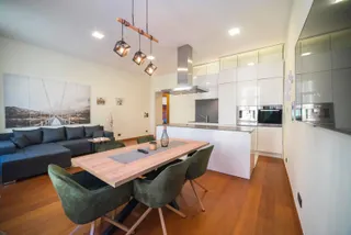 Zagreb, Centar - Luksuzan trosoban stan 76 m2, NAJAM
