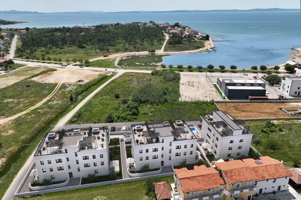 Zadar, Privlaka - Luksuzno naselje od tri stambene vile 70 m od mora