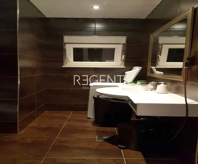 Vis – Prekrasna vila s pogledom na more 300 m2