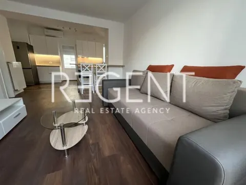 Zagreb, Maksimir - Trosoban stan 67 m2 najam
