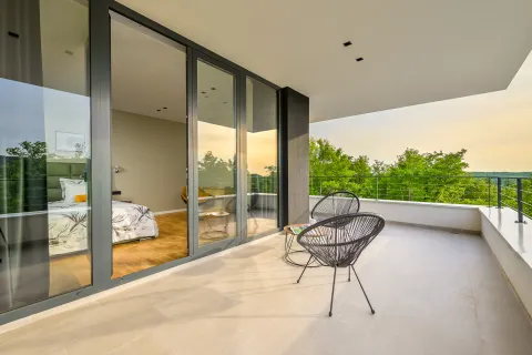 Istra, Grožnjan - Luksuzna dizajnerska vila 682 m2 novogradnja