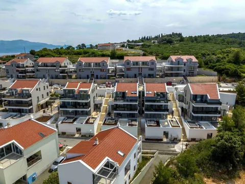 Brač, Sutivan - Dvosoban stan u stambenom kompleksu 63,21 m2