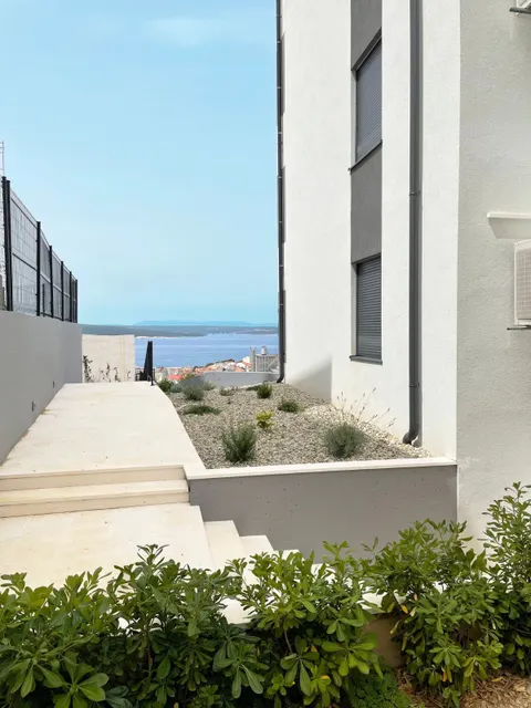 Crikvenica - Trosoban stan u urbanoj vili sa panoramskim pogledom 69 m2