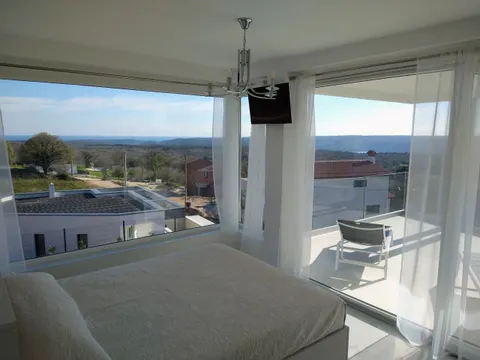 Istra, Labin - Luksuzna vila suvremenog dizajna s pogledom na more 225 m2